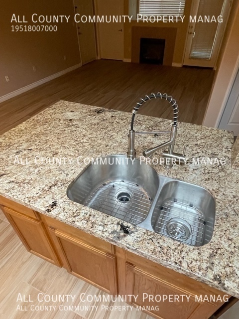 Building Photo - Remodeled 2 Bed, 2 Bath Condo in Murrieta!