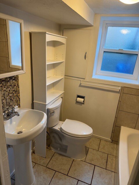 Building Photo - 277 N 8th W