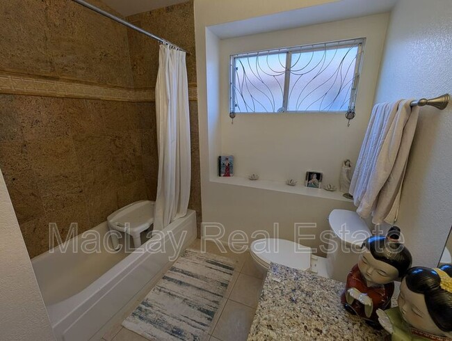 Building Photo - 9223 S 45th Pl