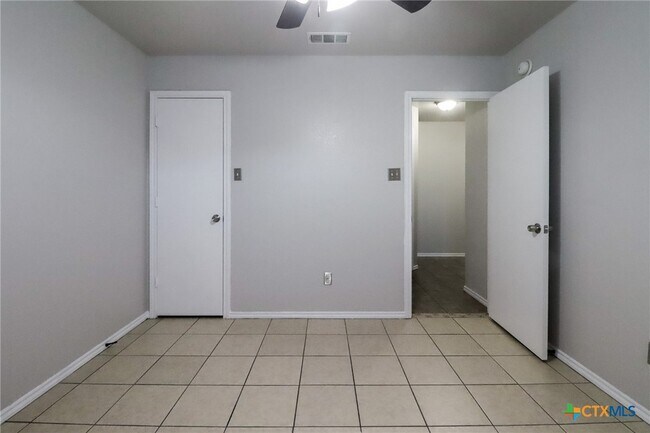Building Photo - 1705 Liberty Hill Dr