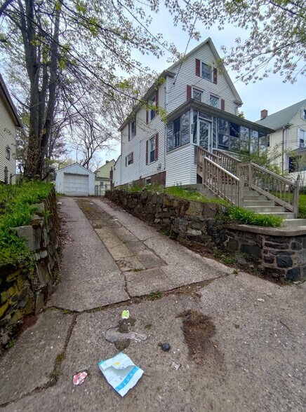 Building Photo - 622 Newhall St