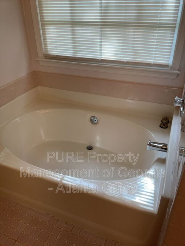 Building Photo - 1195 Parkwood Chase NW