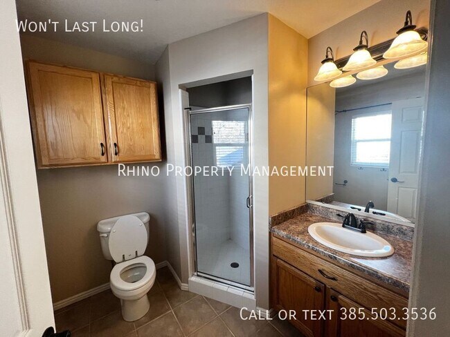 Building Photo - 460 E 3650 N