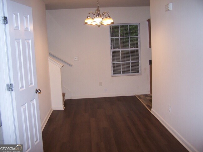 Building Photo - 102 Cameron Way