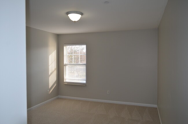 Building Photo - 1401 Peppermint Ln