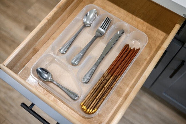 Building Photo - Stylish & Bright 2 Bed 2 Bath | Fully Furnished | Move-In Ready