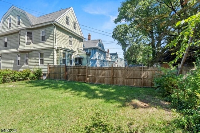 Building Photo - 110 Park Ave