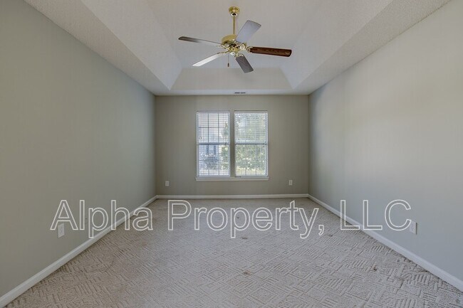 Building Photo - 120 Windsong Dr