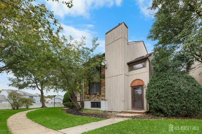 Building Photo - 65 Diamond Ln