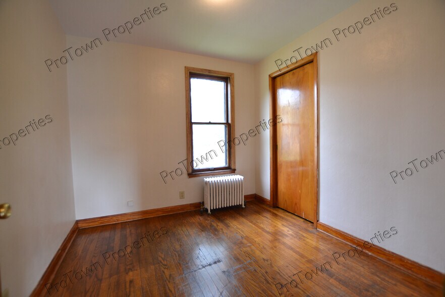 Building Photo - 801 N Bluff St