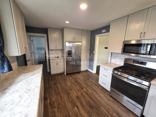 Building Photo - 140 Parkridge Dr