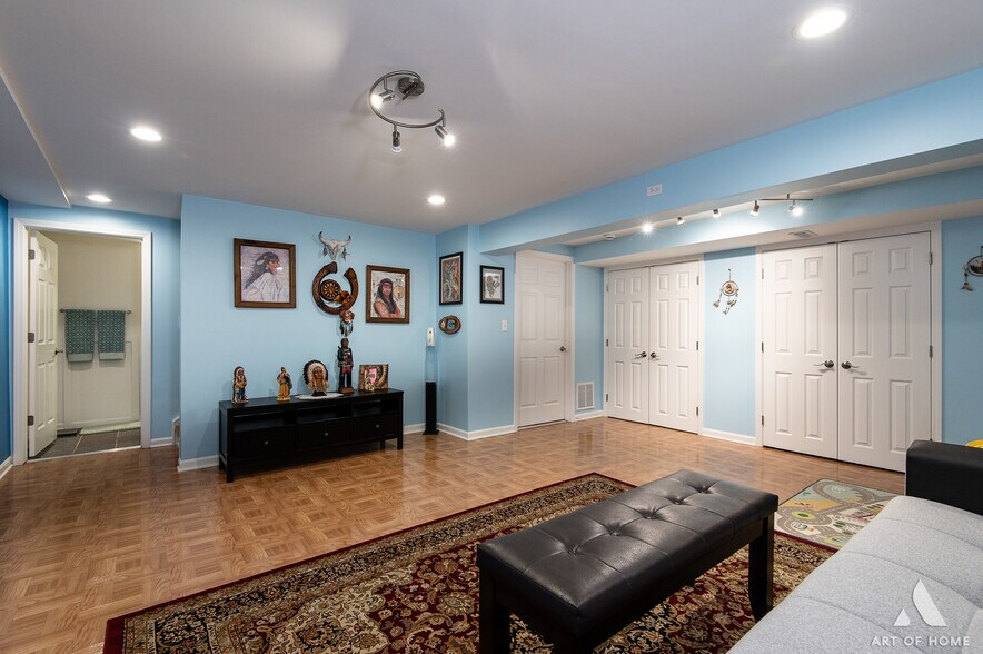 Building Photo - 7247 Bradford Ct