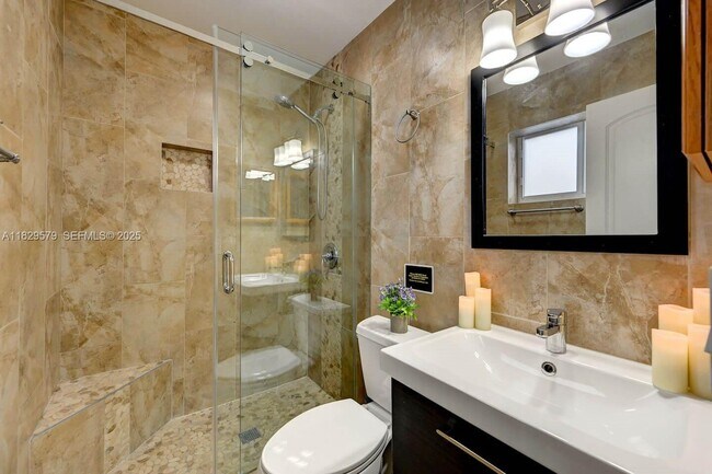 Building Photo - 1228 Johnson St