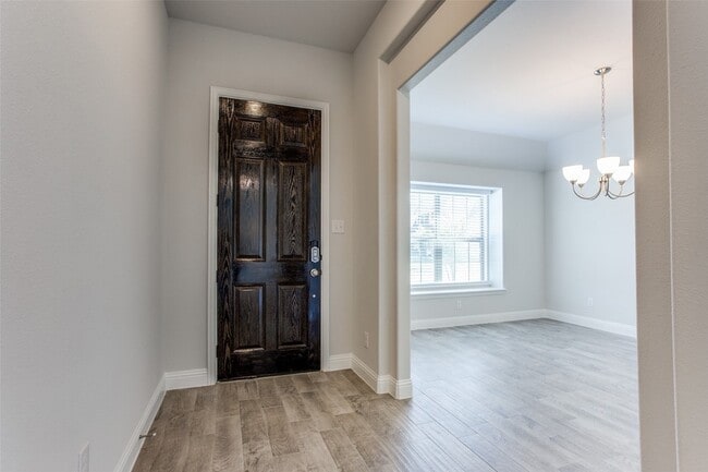 Building Photo - 3501 Montadale Ave
