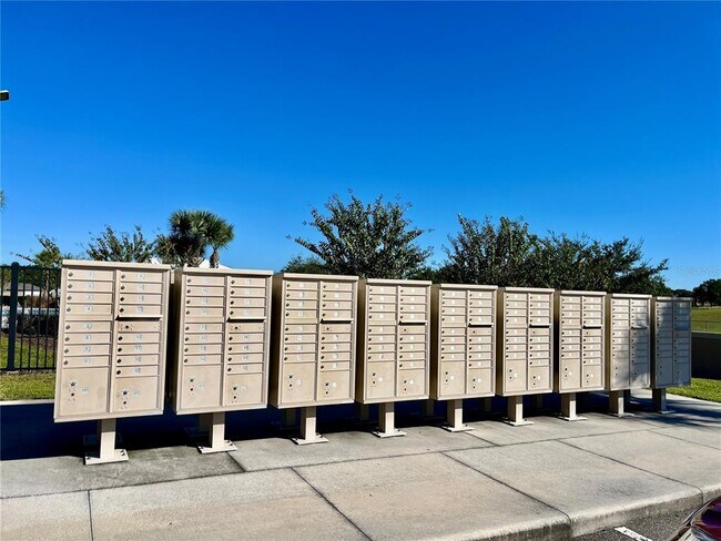 Building Photo - 421 Disa Dr