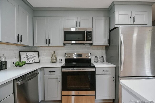 Building Photo - 10 N Cobblers Ct