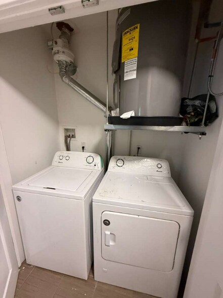 Building Photo - 329 W State St