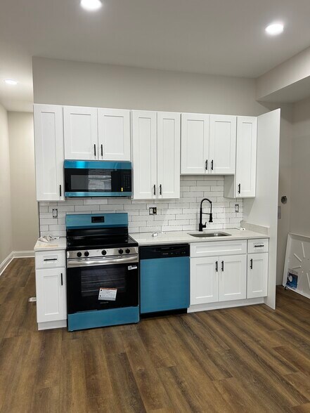 Building Photo - 1042 Edmondson Ave