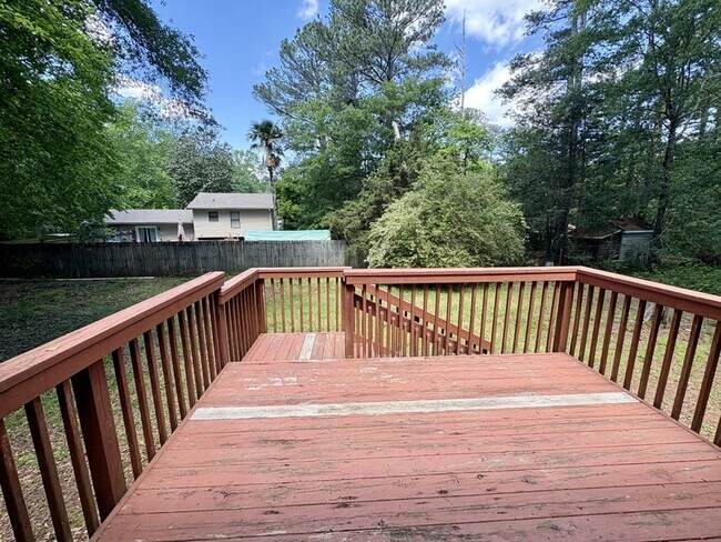 Building Photo - 127 Cedar Creek Cir