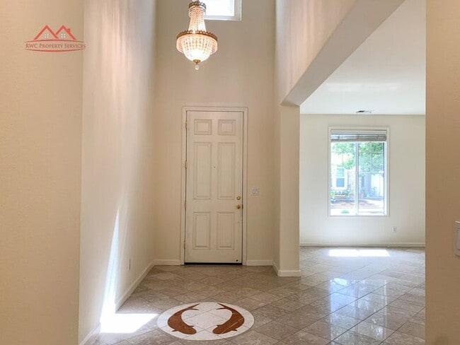 Building Photo - 4016 Lylewood Ct