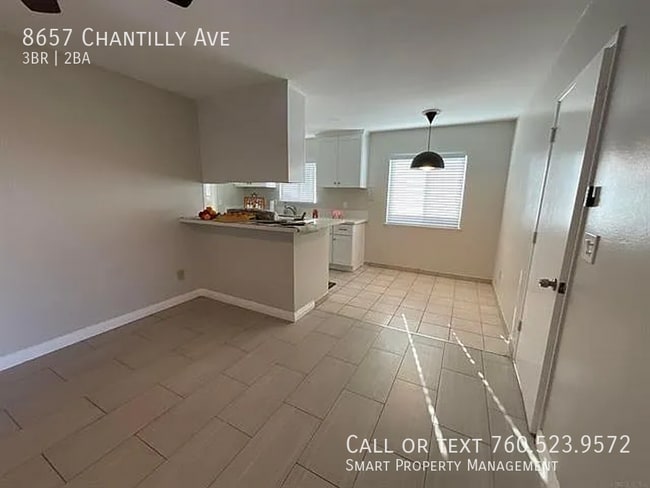 Building Photo - 8657 Chantilly Ave