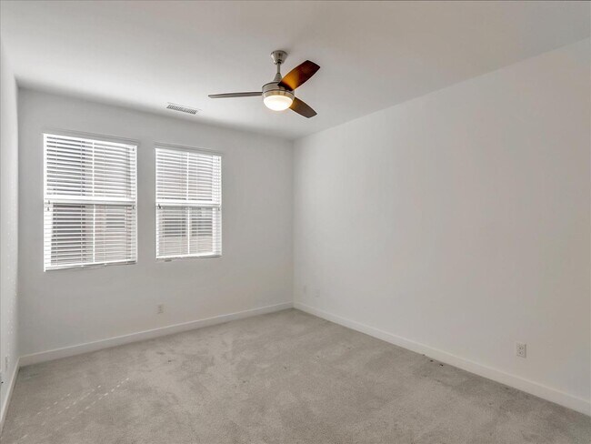 Building Photo - 1452 N Harbor Blvd