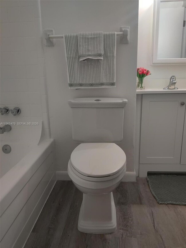 Building Photo - 5950 NE 18th Ave