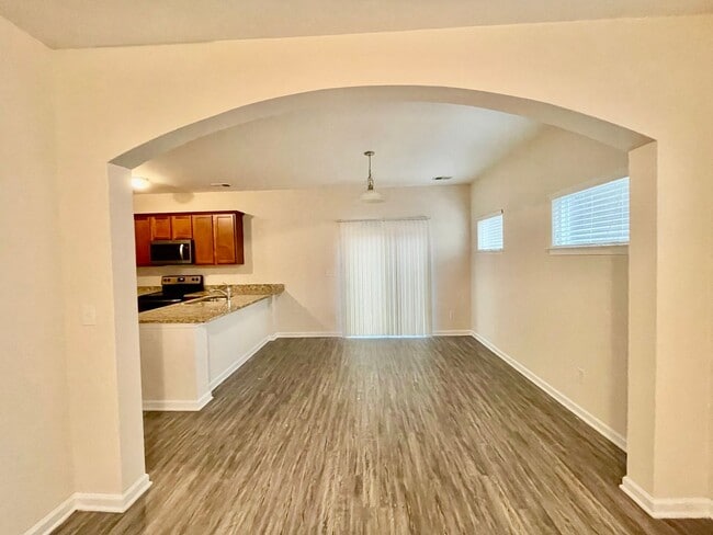 Building Photo - 244 Village Creek Way