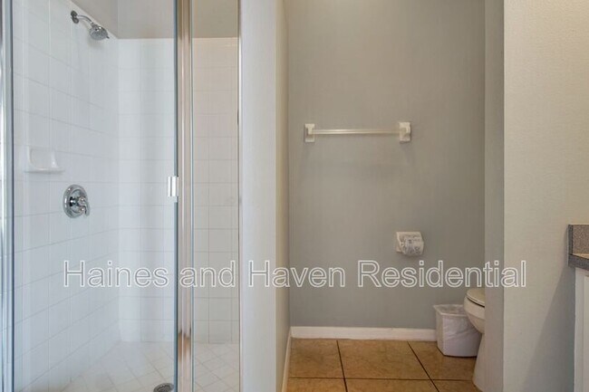 Building Photo - 323 Castlemain Cir