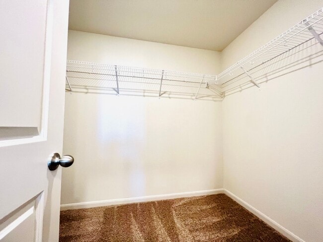 Building Photo - Gorgeous 3 bedroom | 2.5 bath home in great location!