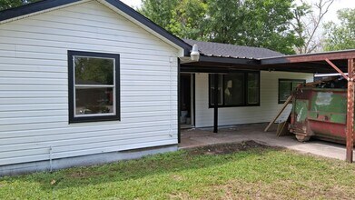 Building Photo - 7930 Carolwood Dr