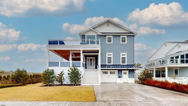 Building Photo - 404 21st St S