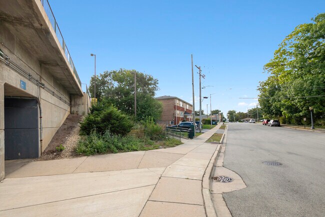 Building Photo - 7121 W 110th St