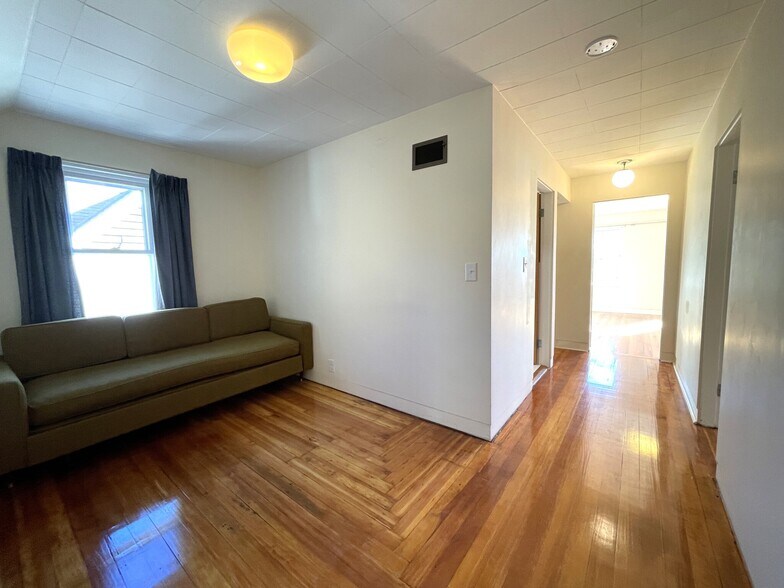 Building Photo - 10 Packard Ave