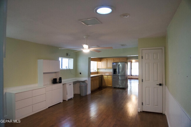 Building Photo - 9401 Pavo Ln