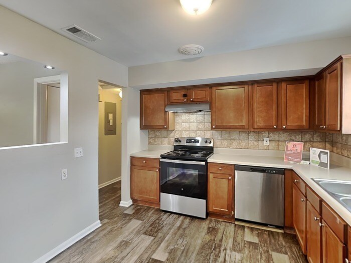 Building Photo - 5608 Moret Dr E