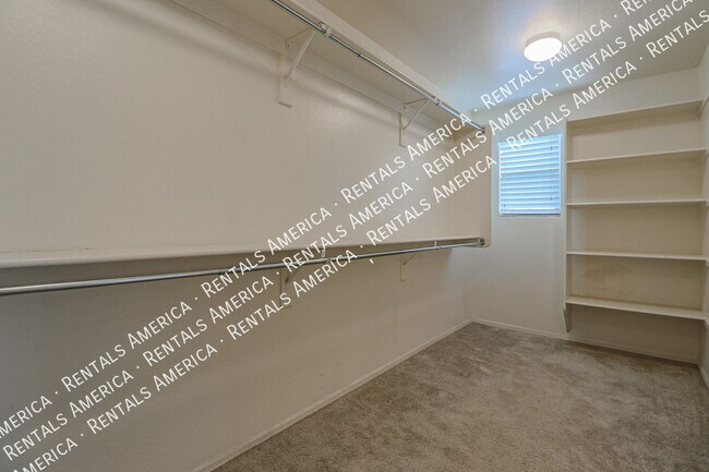 Building Photo - 12114 W Rowel Rd