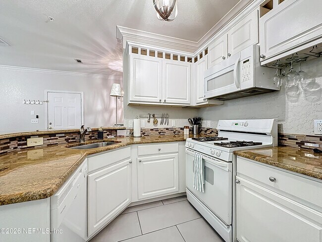 Building Photo - 13810 Sutton Park Dr N