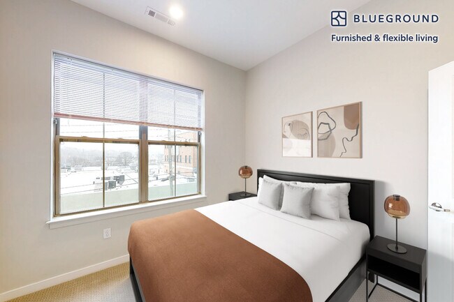 Building Photo - 332 Halstead Ave