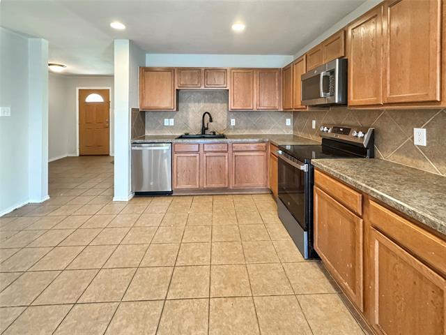Building Photo - 9831 Dartmouth Dr