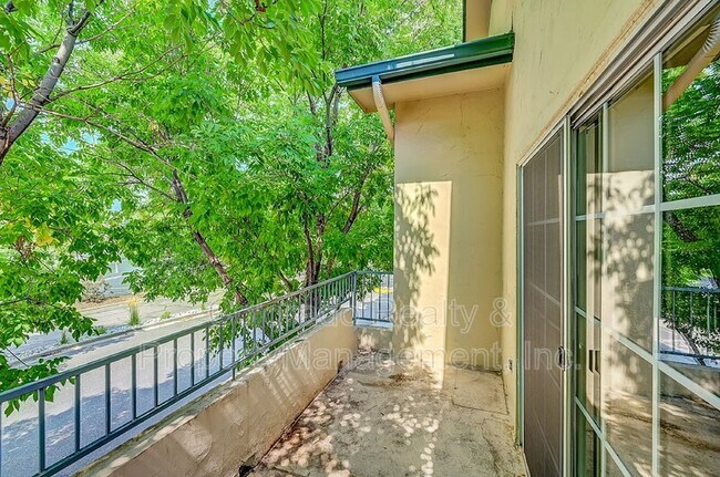 Building Photo - 8601 E Dry Creek Rd
