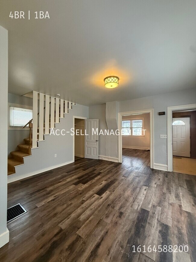 Building Photo - 745 7th St NW