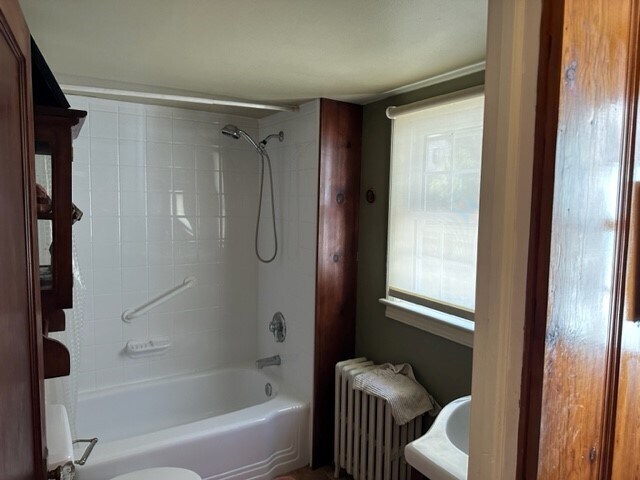 Upstairs BAth - 5716 40th Ave