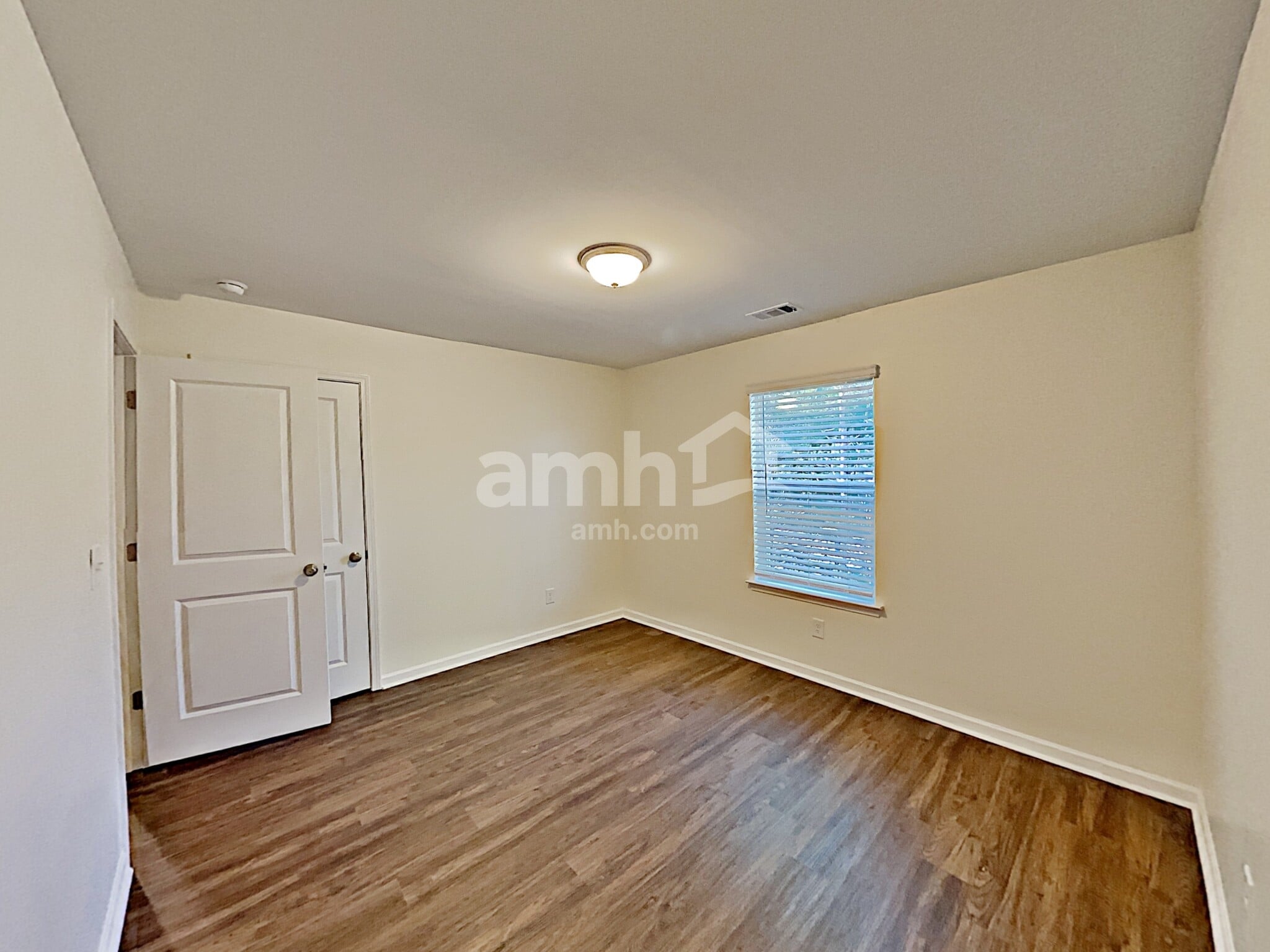Building Photo - 573 Camp dr