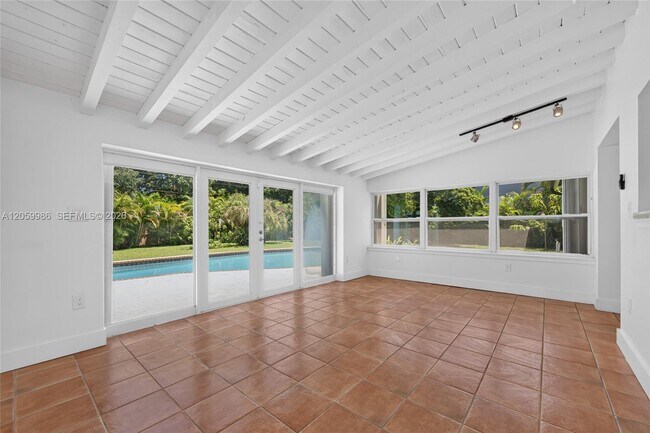 Building Photo - 12930 SW 81st Ave