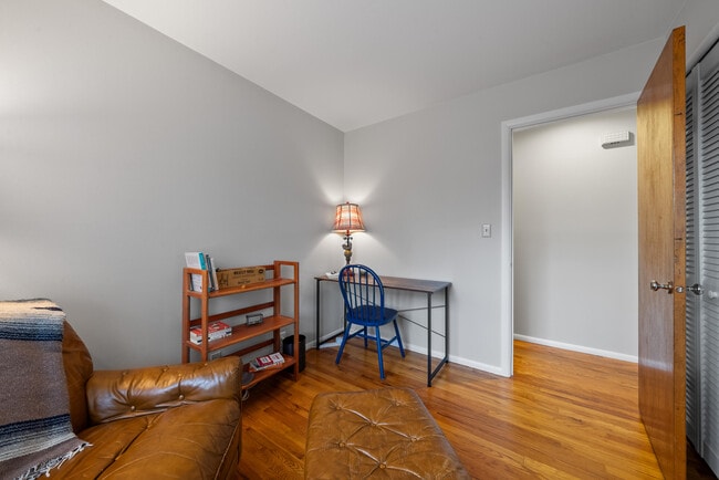 Building Photo - 438 Sylvan Dr