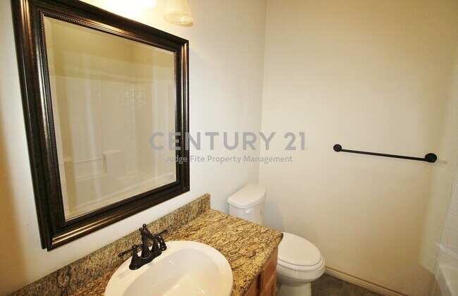 Building Photo - 112 Bridle Ct