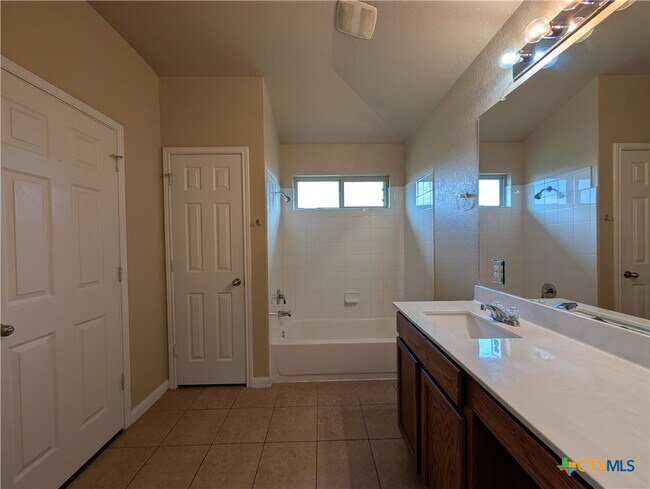 Building Photo - 2587 Diamondback Trail