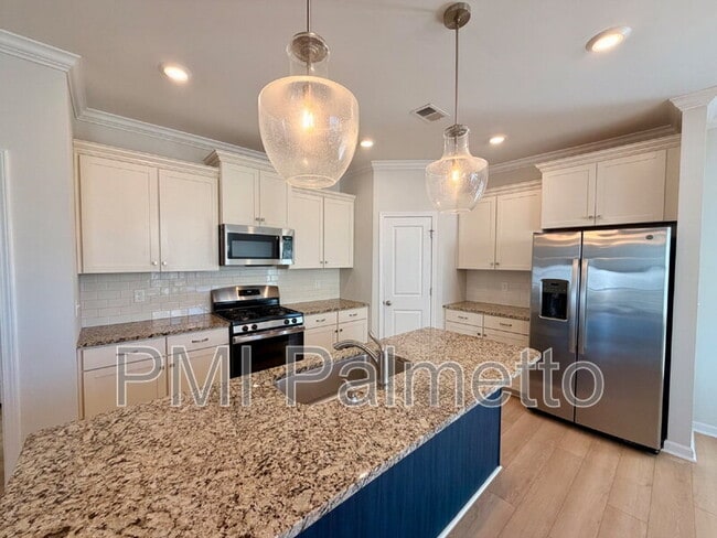 Building Photo - 456 Durwin Wy