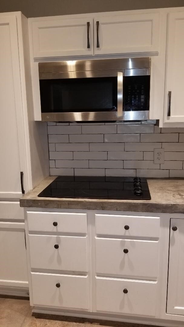 Building Photo - 2100 Tanglewilde St